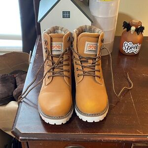 Women's Lace Up Boots - Tan